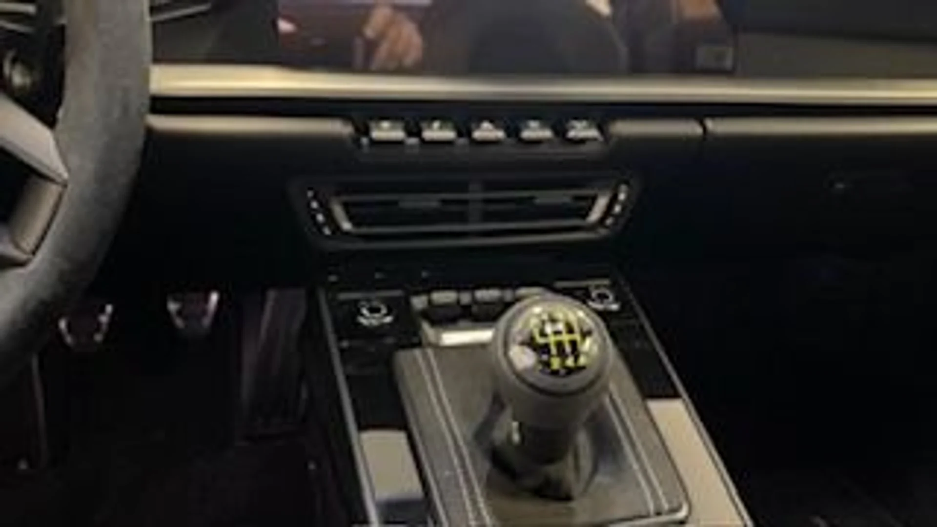 mph010_563920598_Used_2022_Porsche_911_GT_3_1762816534_5f714a2038