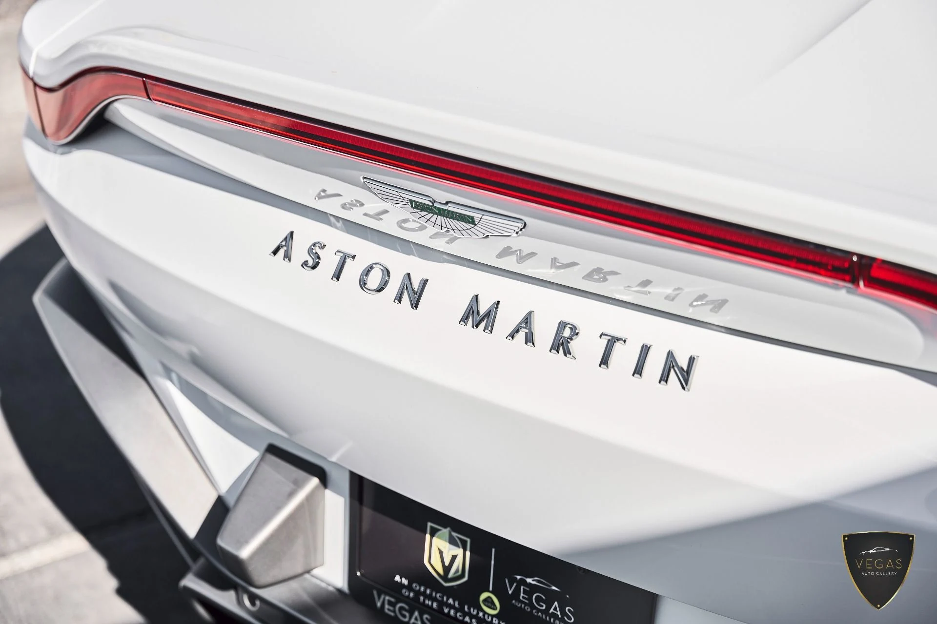 mph010_564187522_Used_2023_Aston_Martin_Vantage_1783622407_8df7fc312f