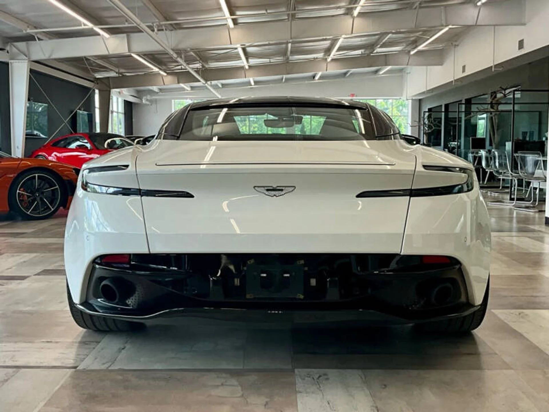 mph010_564264124_2018_aston_martin_db11_v12_2dr_coupe_2989b6cb73