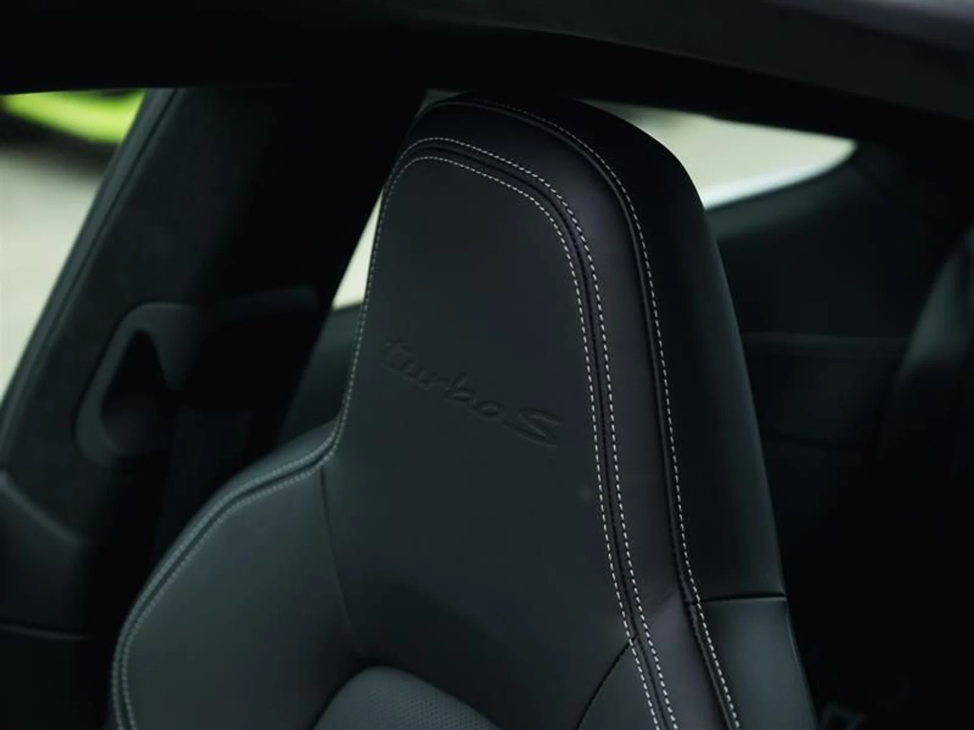 mph010_577511446_she0m4al_3118c27f63