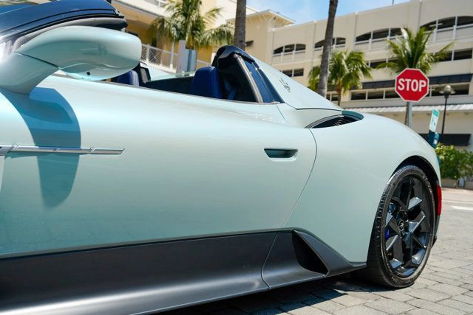 mph010_578948480_22997717_11_640_eaca1a0036