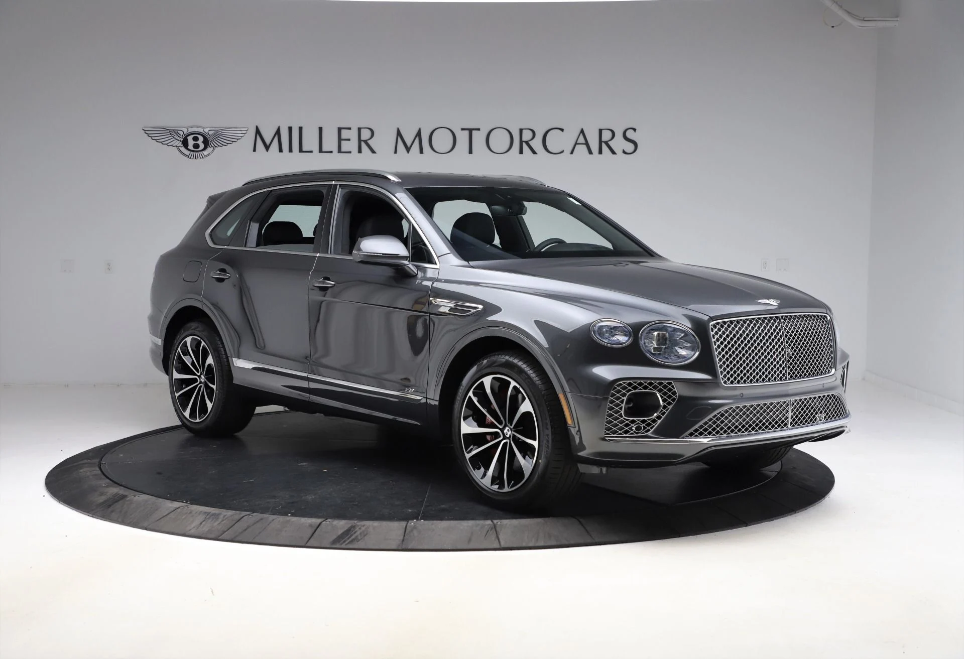 mph010_580577410_Used_2021_Bentley_Bentayga_V8_1610148203_9e16e6f505