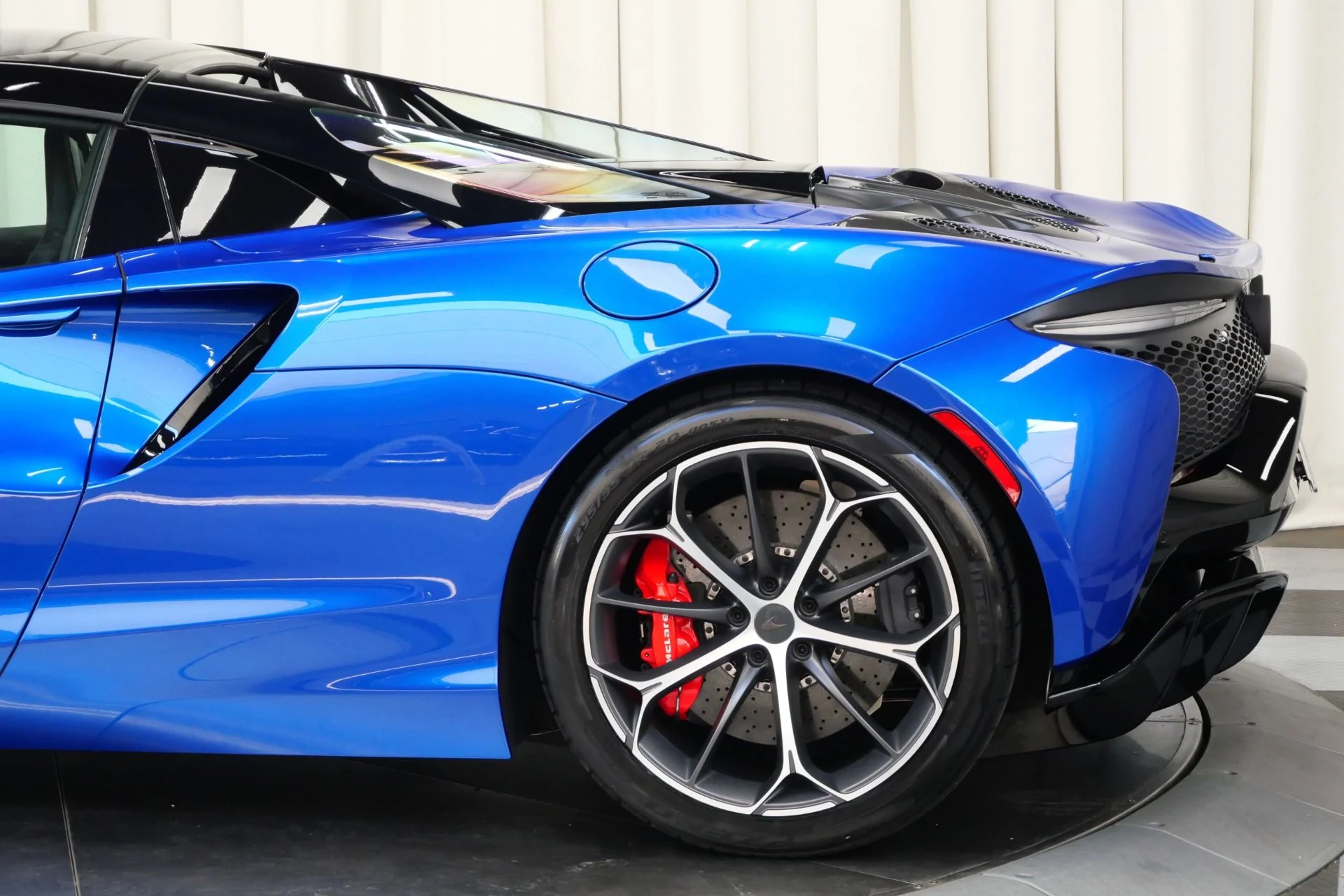 mph010_58309250_Used_2025_Mc_Laren_Artura_Spider_Low_Miles_Exterior_Carbon_Fiber_Upgrade_Pack_Sports_Exhaust_1756157132_f60c5c62e3