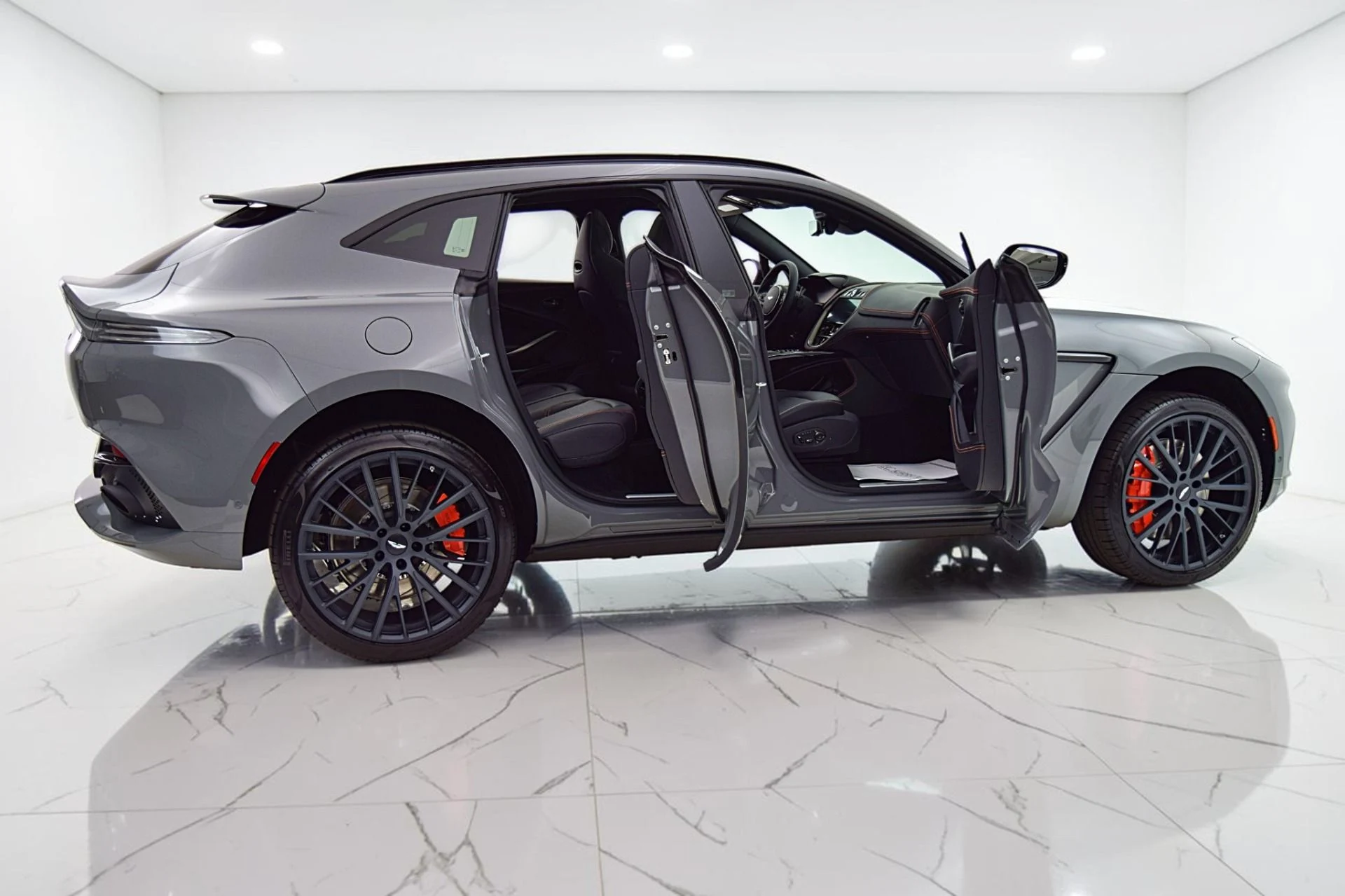 mph010_584797704_Used_2023_Aston_Martin_DBX_d98ee042d2