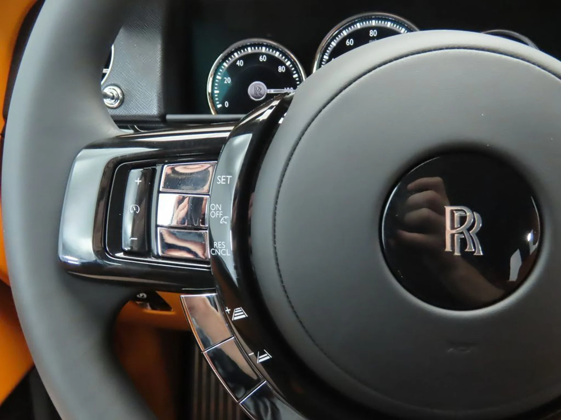 mph010_595569823_used_2023_rolls_royce_cullinan_sportutility_8119_22974083_11_1024_2e3a620d38