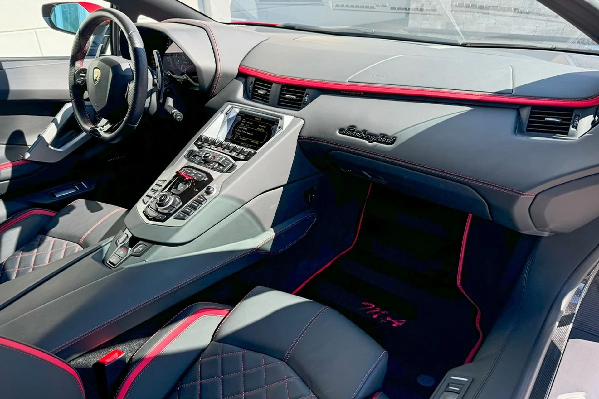 mph010_600499178_Used_2018_Lamborghini_Aventador_S_LP_740_4_S_1743433234_7a6edf7641