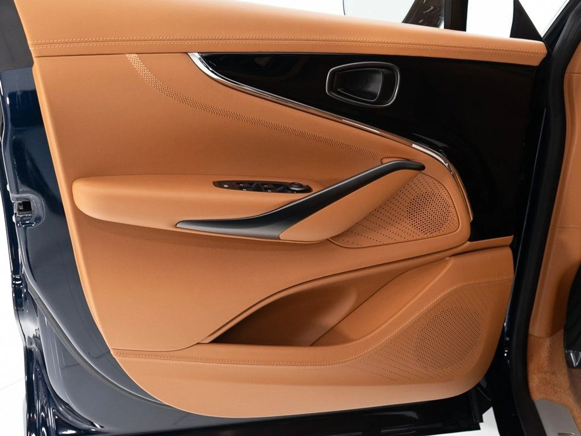 mph010_605039874_d8c01bd64041bc743fd9d4c0c3c0366e_2e2deee367