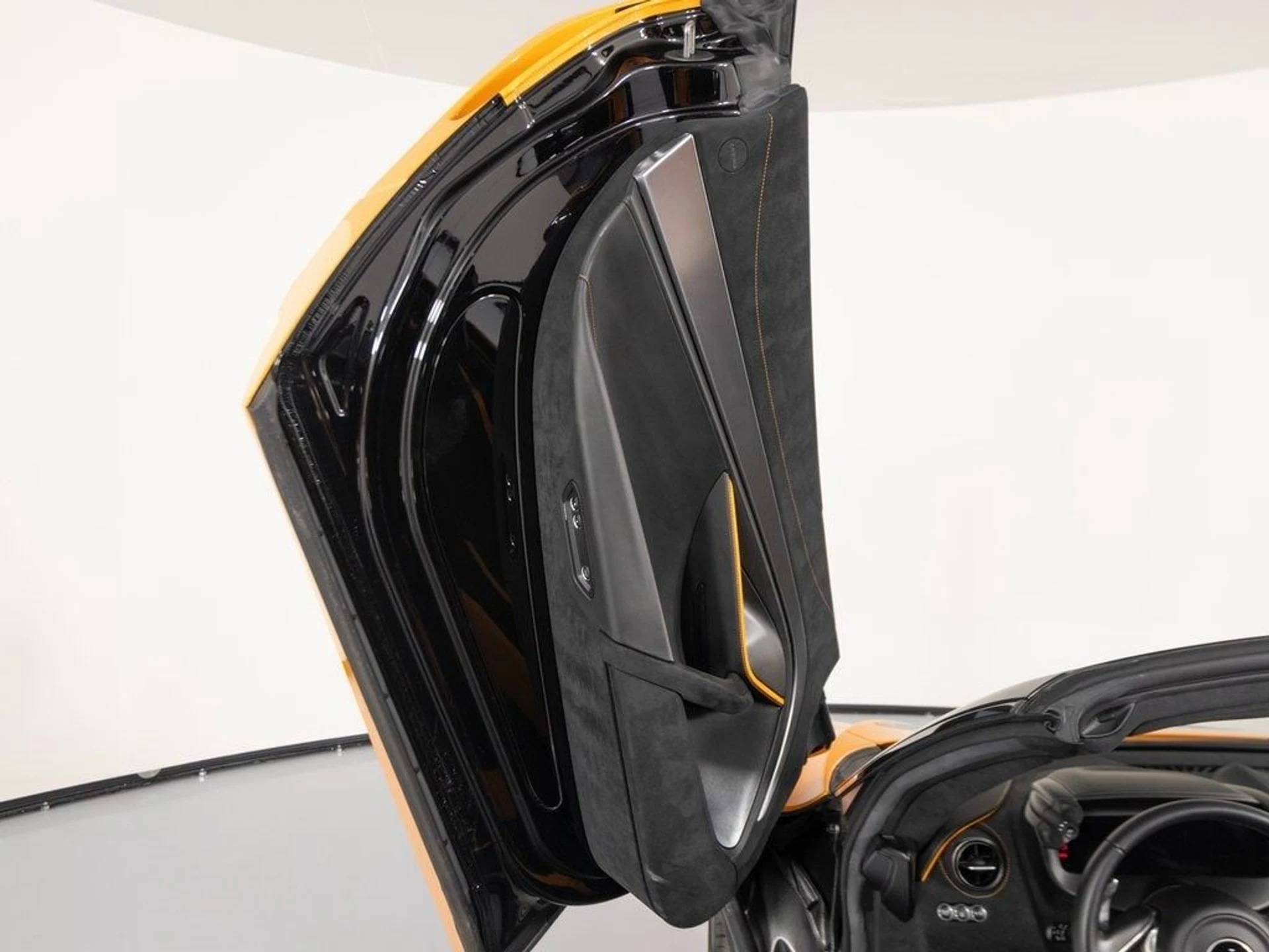 mph010_613594683_6da0e7df928bff6f8ea9a0c2ec370400x_4e17eeb1df