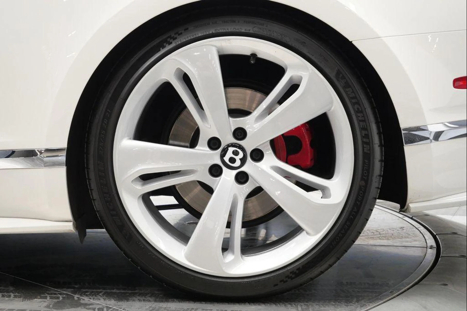 mph010_613641597_al_F3_L_Qrpba_B_Rf_Nv_Gd_Ml_Lk1z_MNHI_253858867b