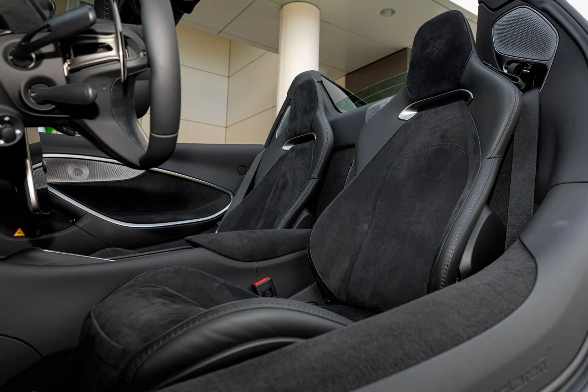 mph010_614237668_647_p11_l_38275a531a