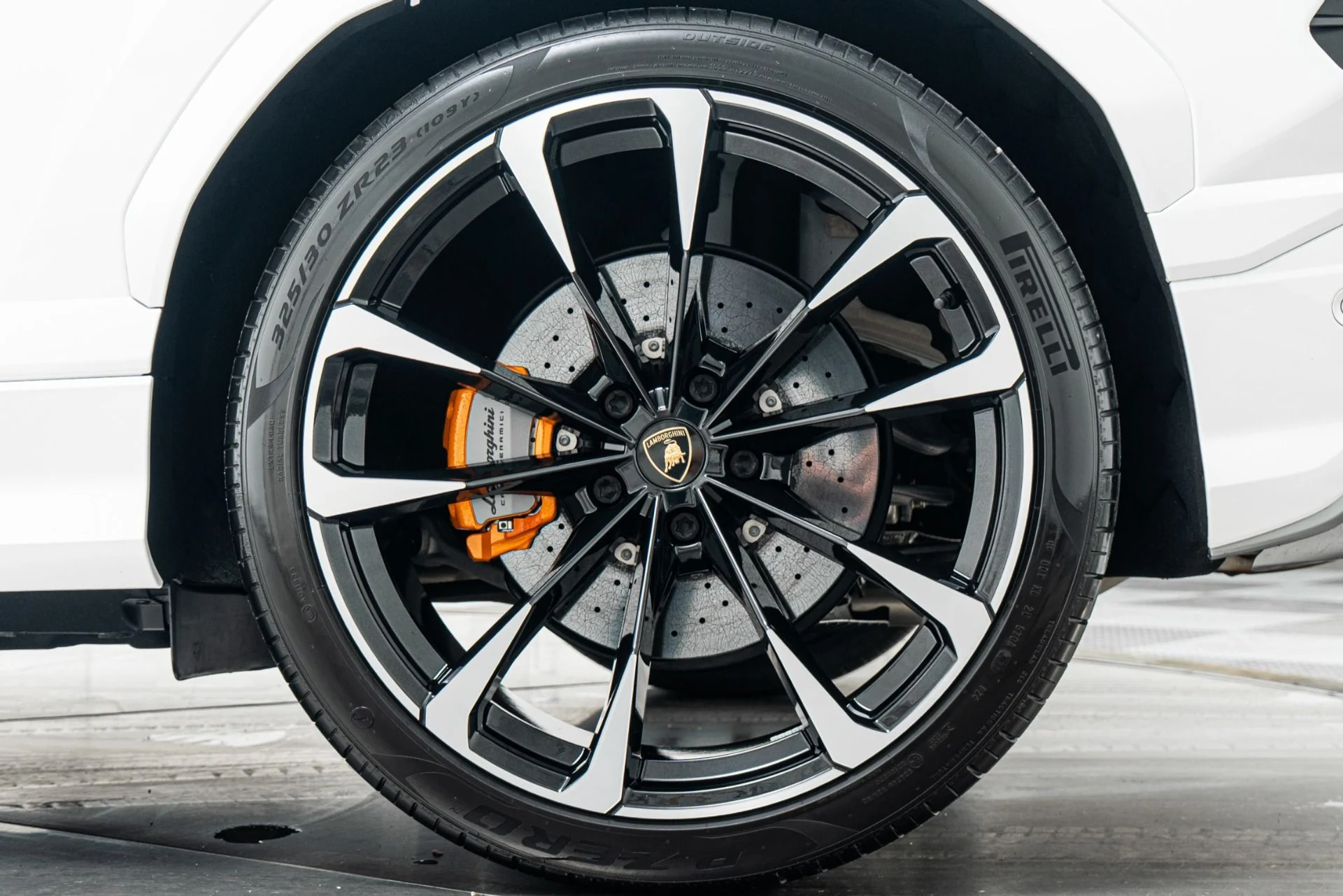 mph010_614509079_Used_2022_Lamborghini_Urus_1778007764_35aa1b078c