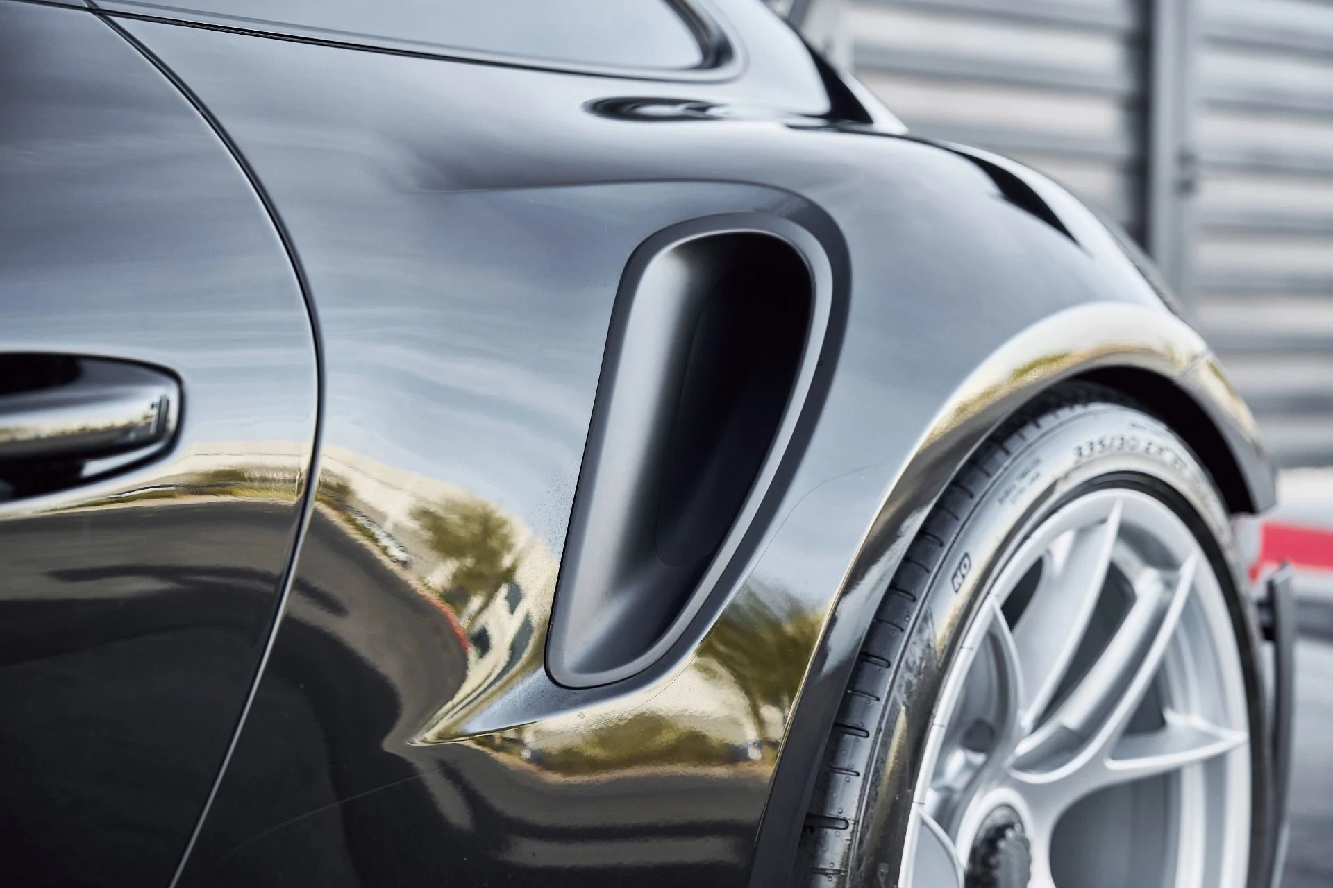 mph010_618789065_Used_2024_Porsche_911_GT_3_RS_1766112712_dc10eb762e