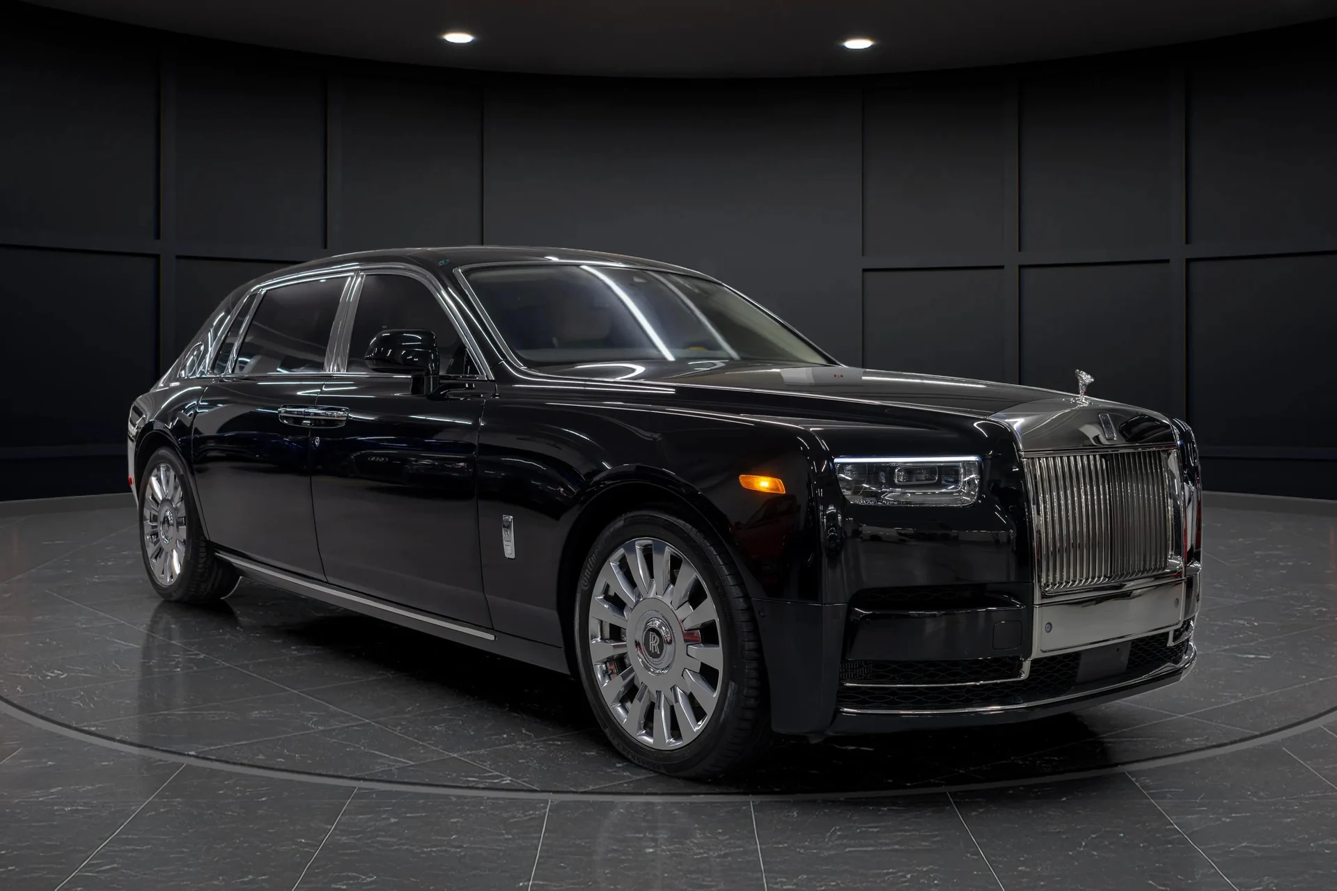 mph010_622997064_f1805d3b_9224_4dbe_a6cc_bbfa9c574374_202420_Rolls_Royce20_Phantom20_Extended20_Wheelbase2028_SCATT_8_C02_RU_22331429_9_01c695ec3b