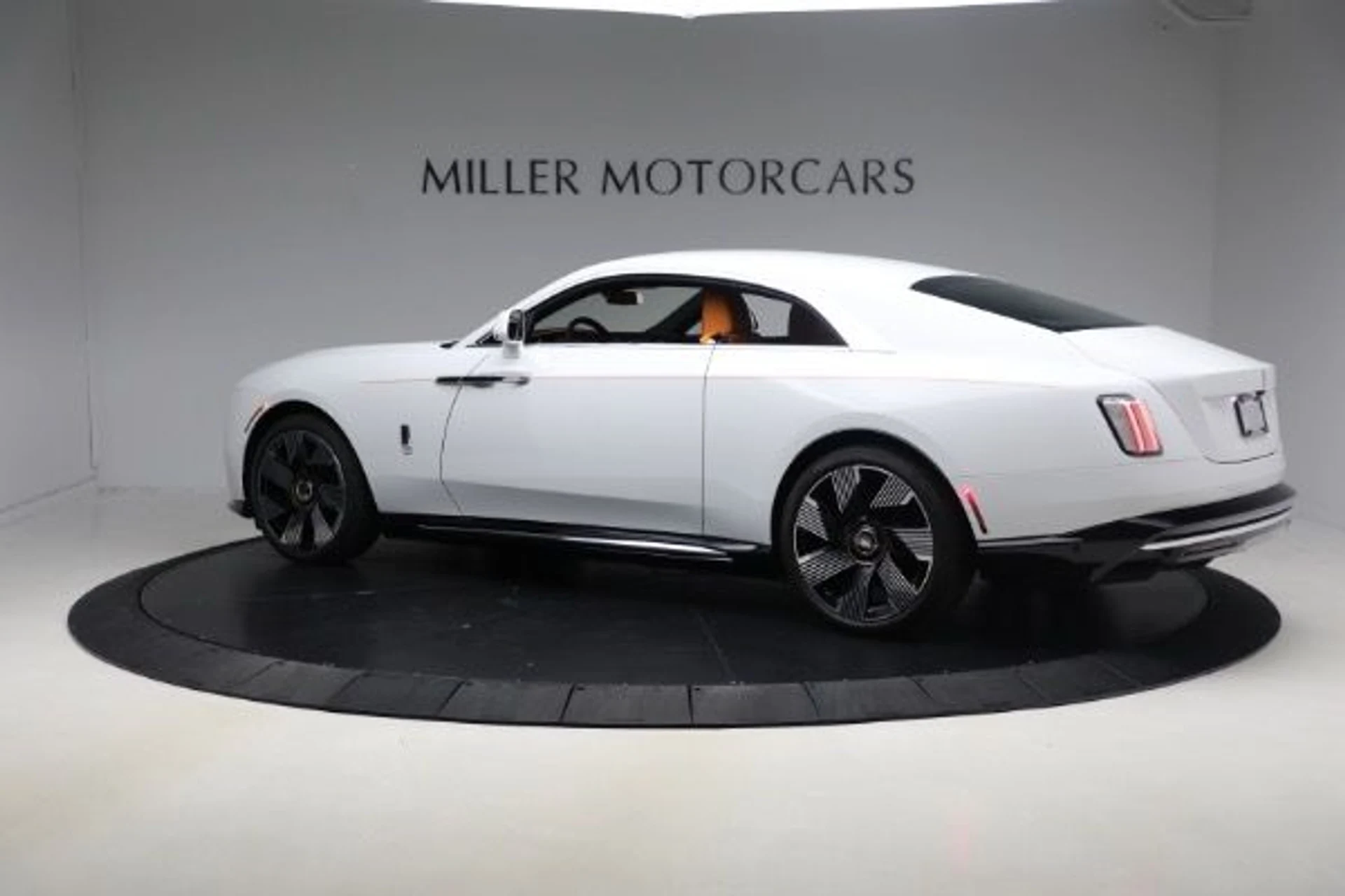 mph010_623305684_Used_2024_Rolls_Royce_Spectre_cb58f30494