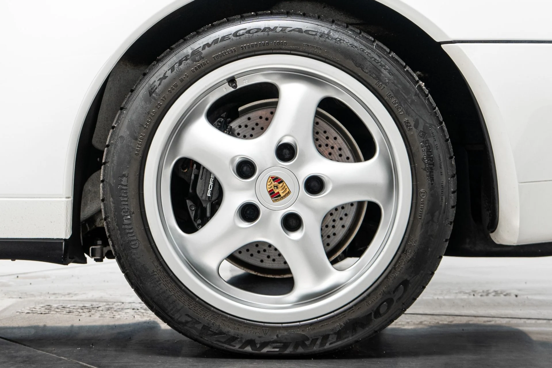 mph010_626686684_Used_1995_Porsche_911_Carrera_1788212856_63d4f45db4