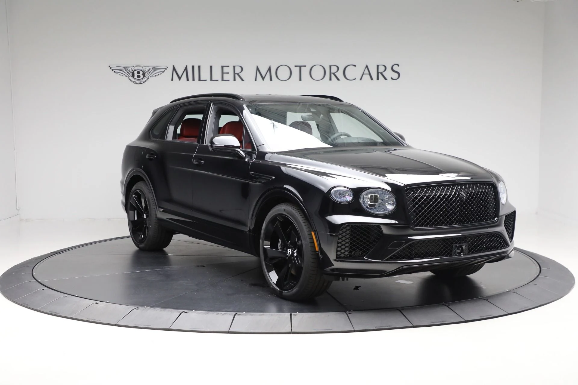 mph010_631369549_New_2025_Bentley_Bentayga_V8_363fdf22f4