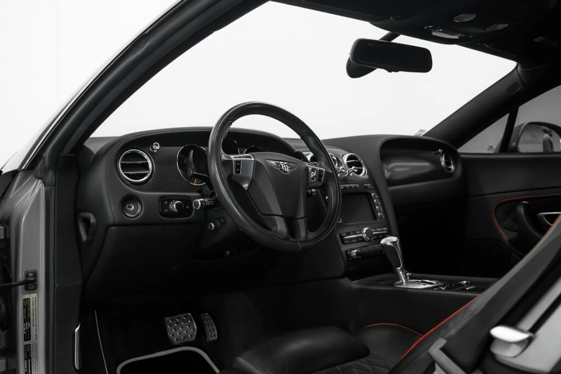 mph010_631727801_bentley_continental_supersports_2010_jpg_v_1758918548_3fd63cc0eb