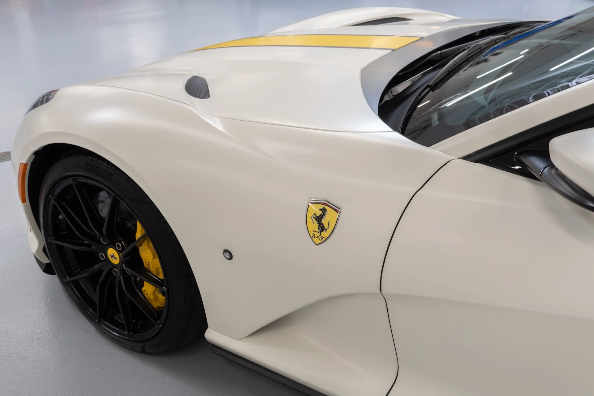 mph010_631976111_Used_2020_Ferrari_812_Superfast_1757714872_b3b34c3322