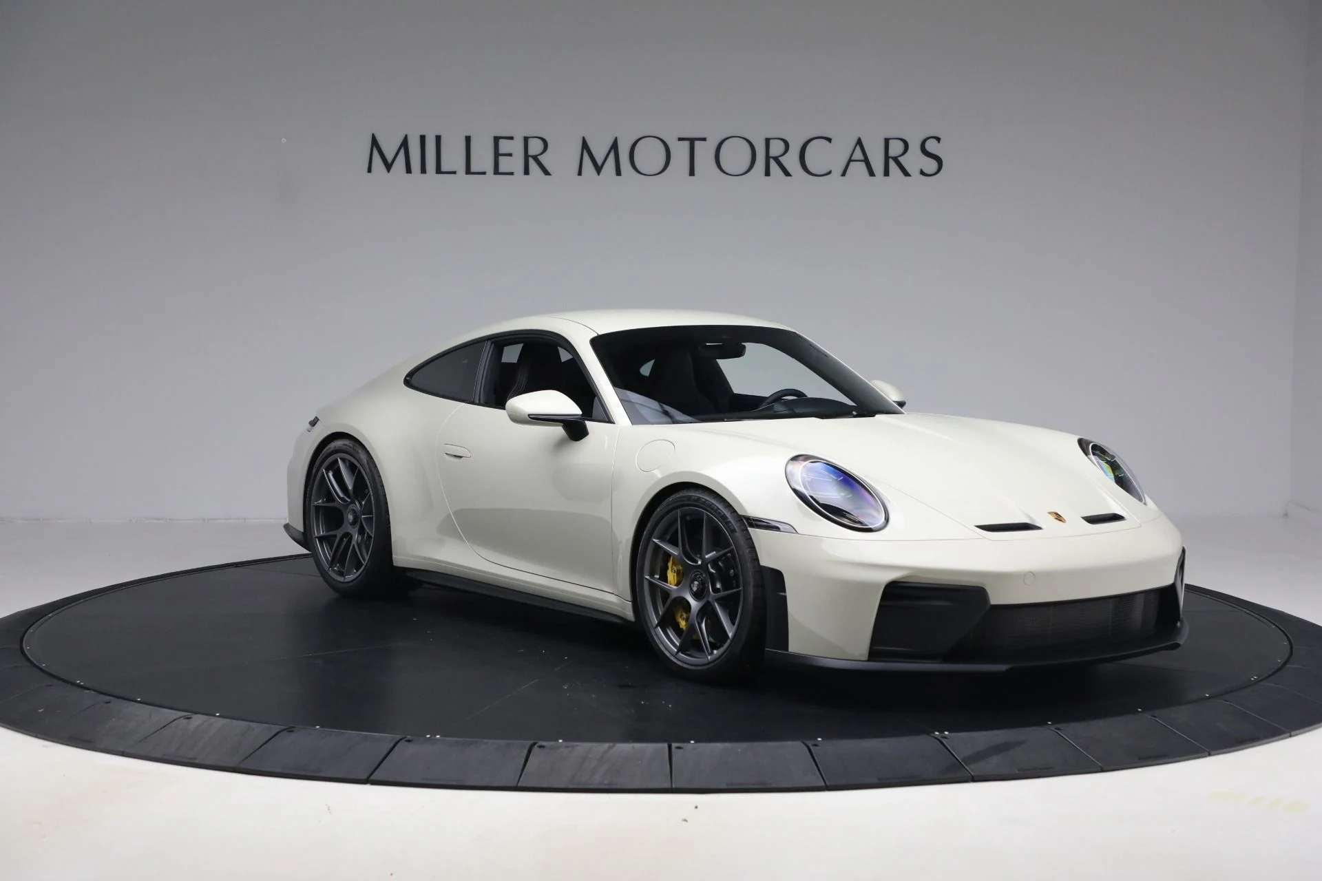 mph010_635318936_Used_2026_Porsche_911_GT_3_Touring_1791237531_055fec512f