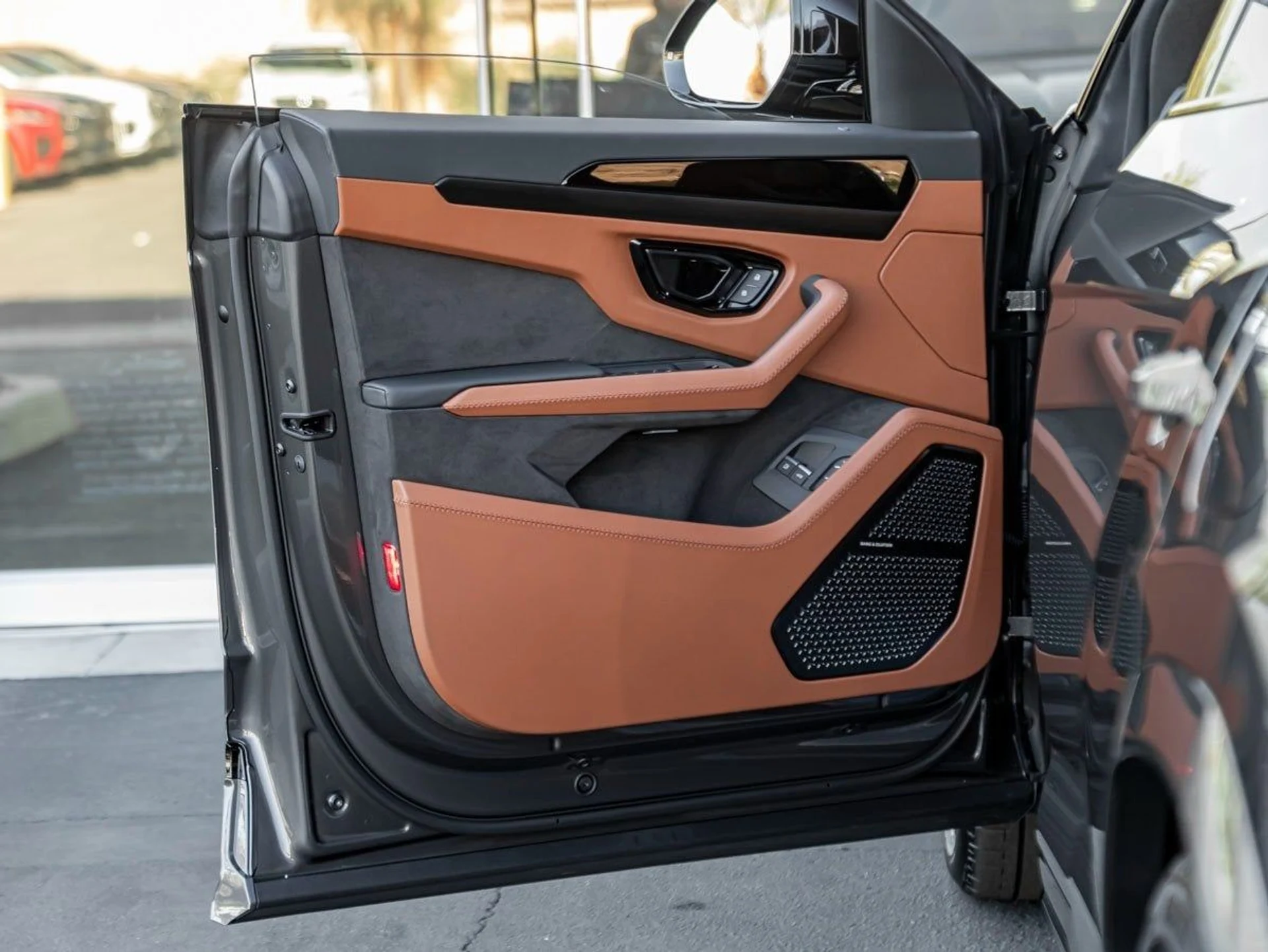 mph010_635479842_11_09b9c2aeb9