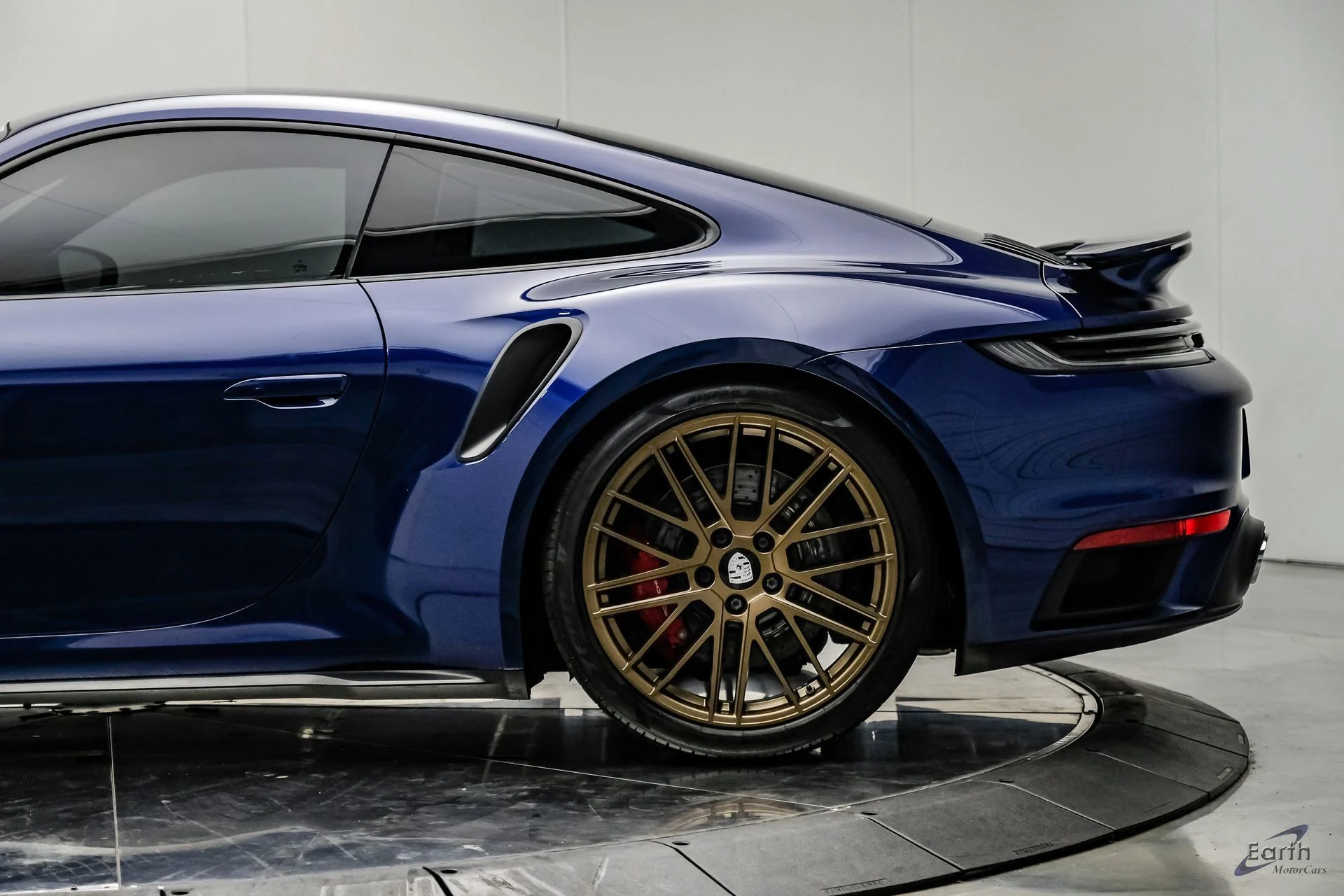 mph010_63719077_20f2477425dee8f0df5121462ed045bcx_6ce952b907