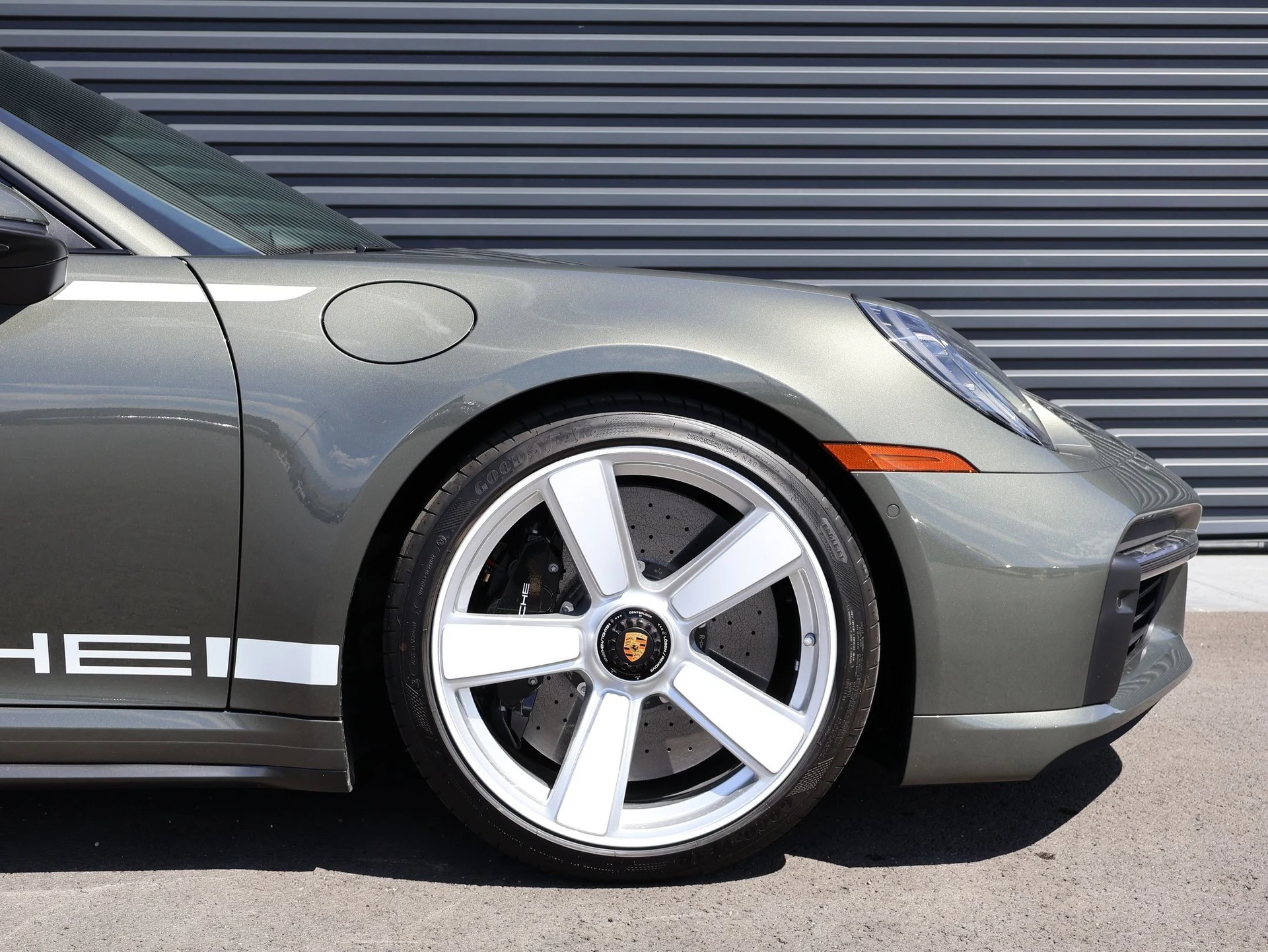 mph010_639407327_b41ed60cba1836b664e5ec71c2cf2cb4_7759f8b900