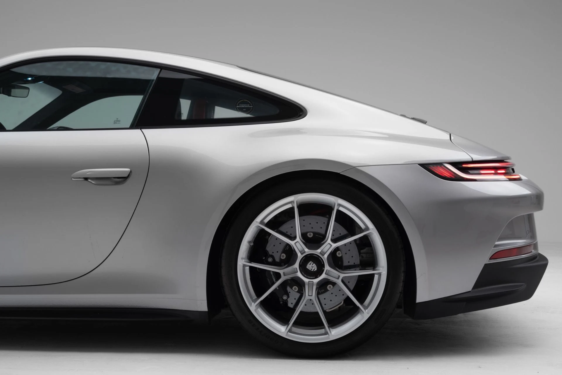 mph010_651548058_Used_2024_Porsche_911_GT_3_Touring_1776272096_20963a09d4