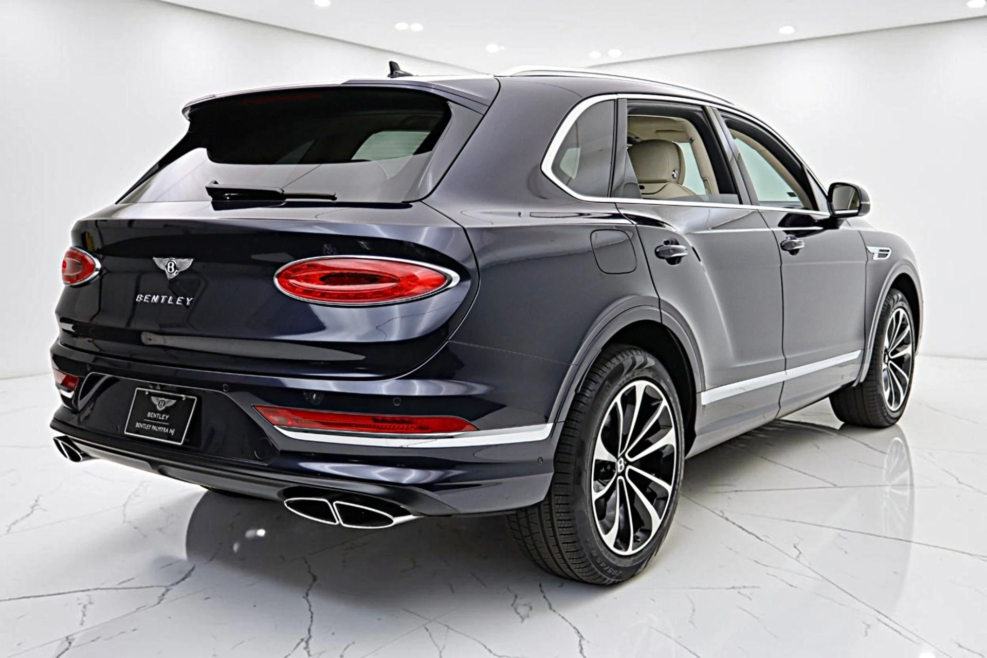 mph010_654438353_Used_2023_Bentley_Bentayga_V8_eba388853c
