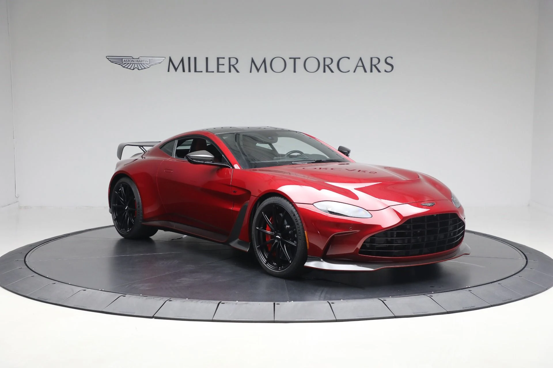 mph010_657495914_Used_2023_Aston_Martin_Vantage_V12_22d9d9b236