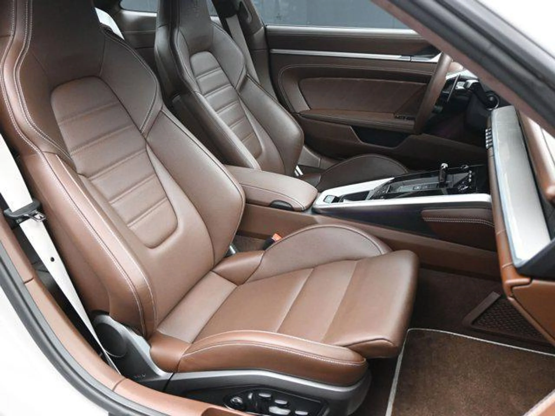 mph010_658131653_86_ylky7_F1v_Rm_Vu1_Z8voc_PDSZ_9_I_18009c1fda