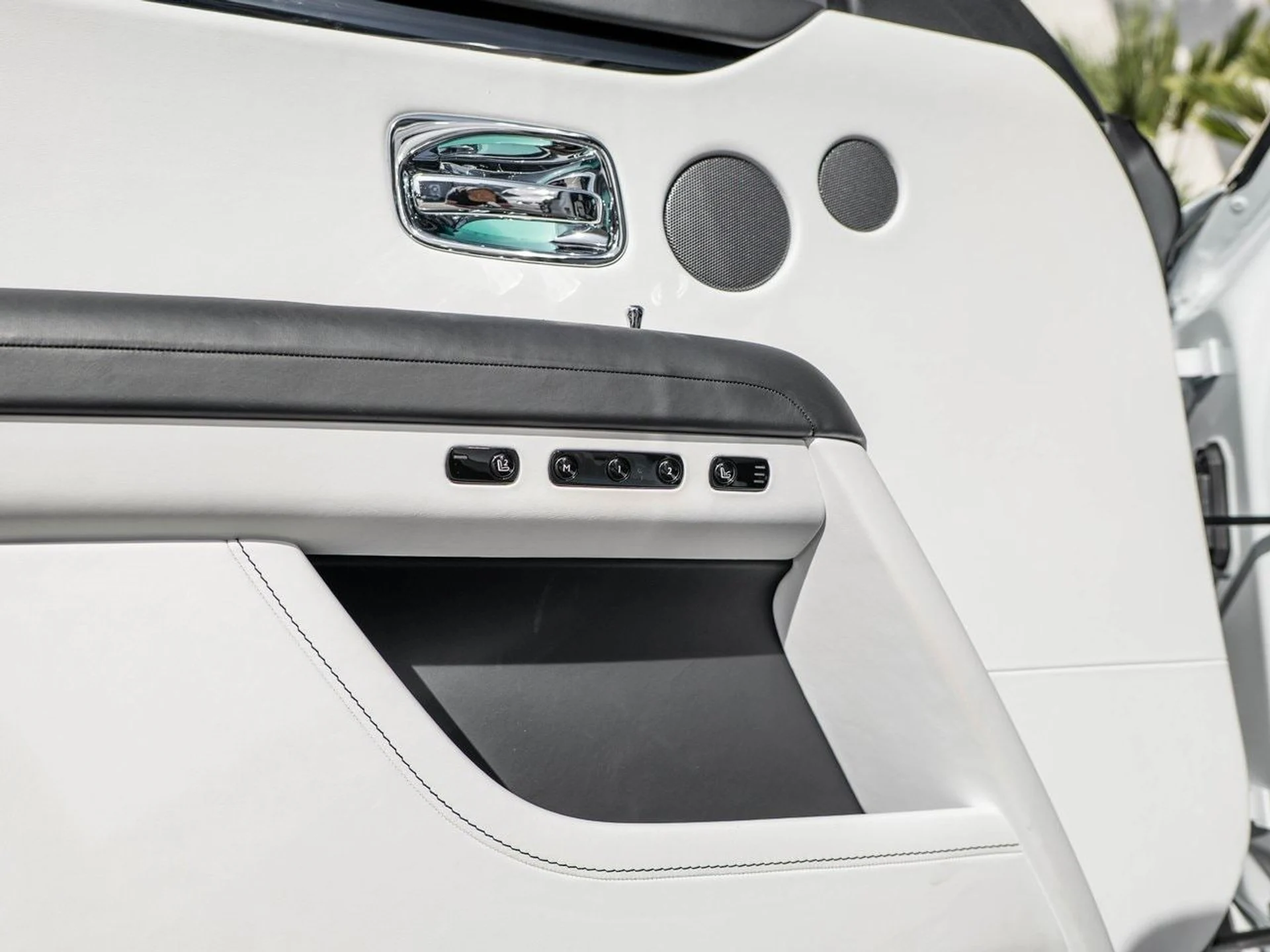 mph010_670079994_e49bdf65e50f59784d5f11999d47dd24x_1b7b1638ef