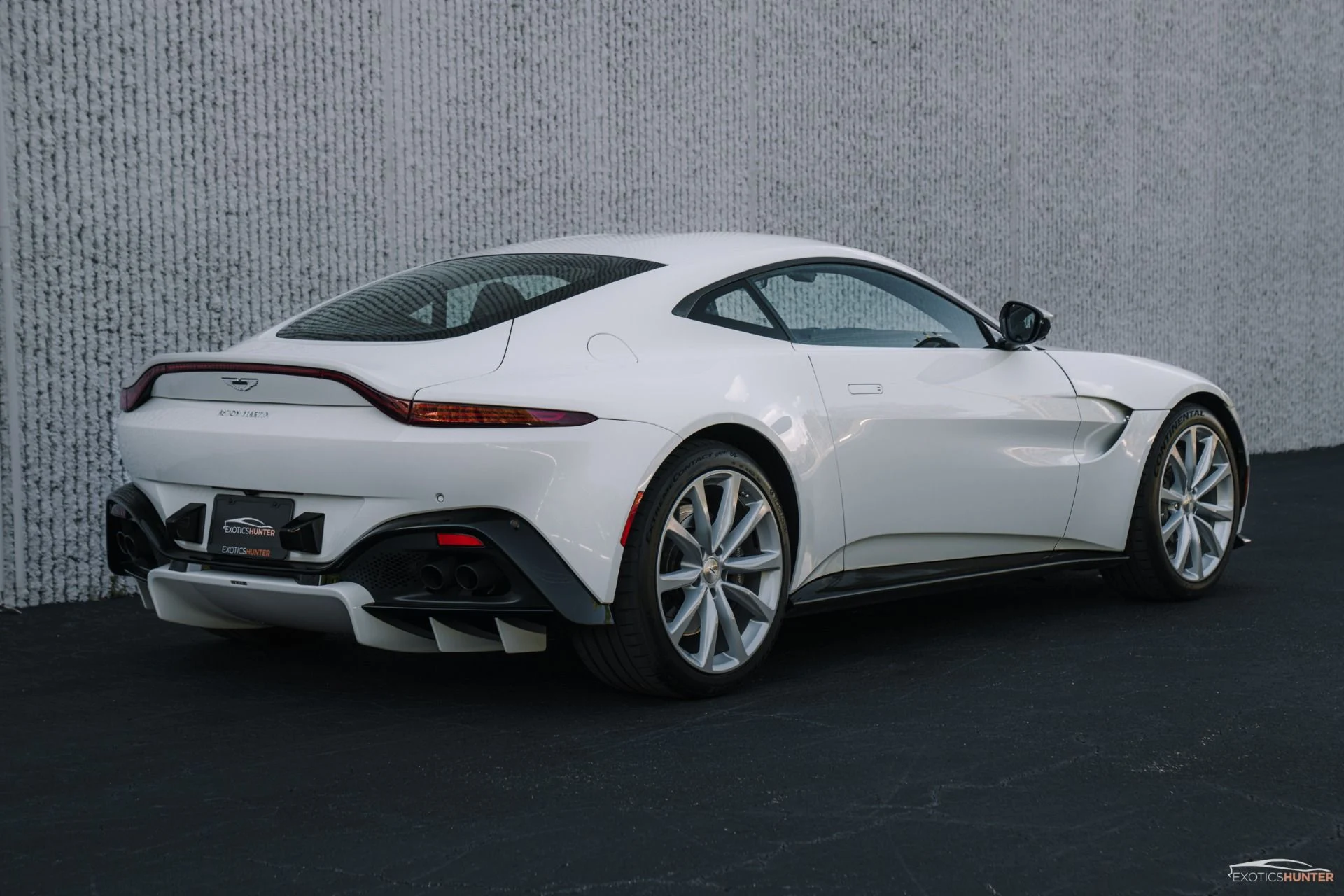 mph010_675510365_Used_2020_Aston_Martin_Vantage_1756168646_e119d55ca4