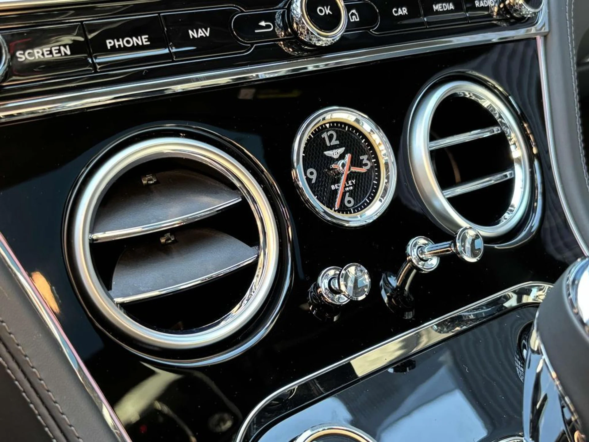 mph010_683129549_d9ce06e6454ba1d6a5e0251daf1101dax_17af9cab3a