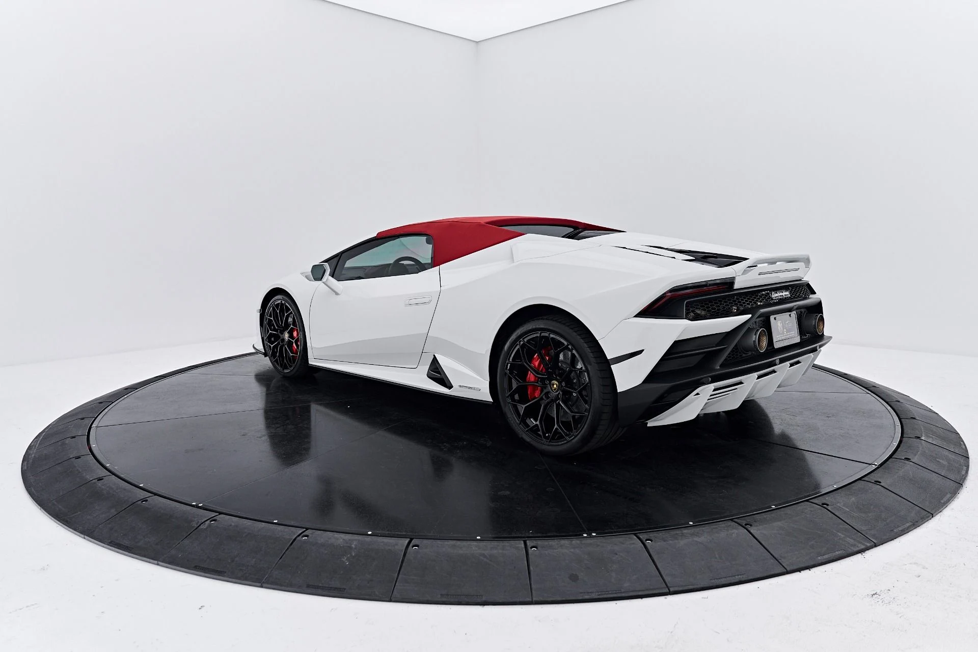 mph010_684823918_Used_2024_Lamborghini_Huracan_EVO_Base_1791337059_143248e4a0