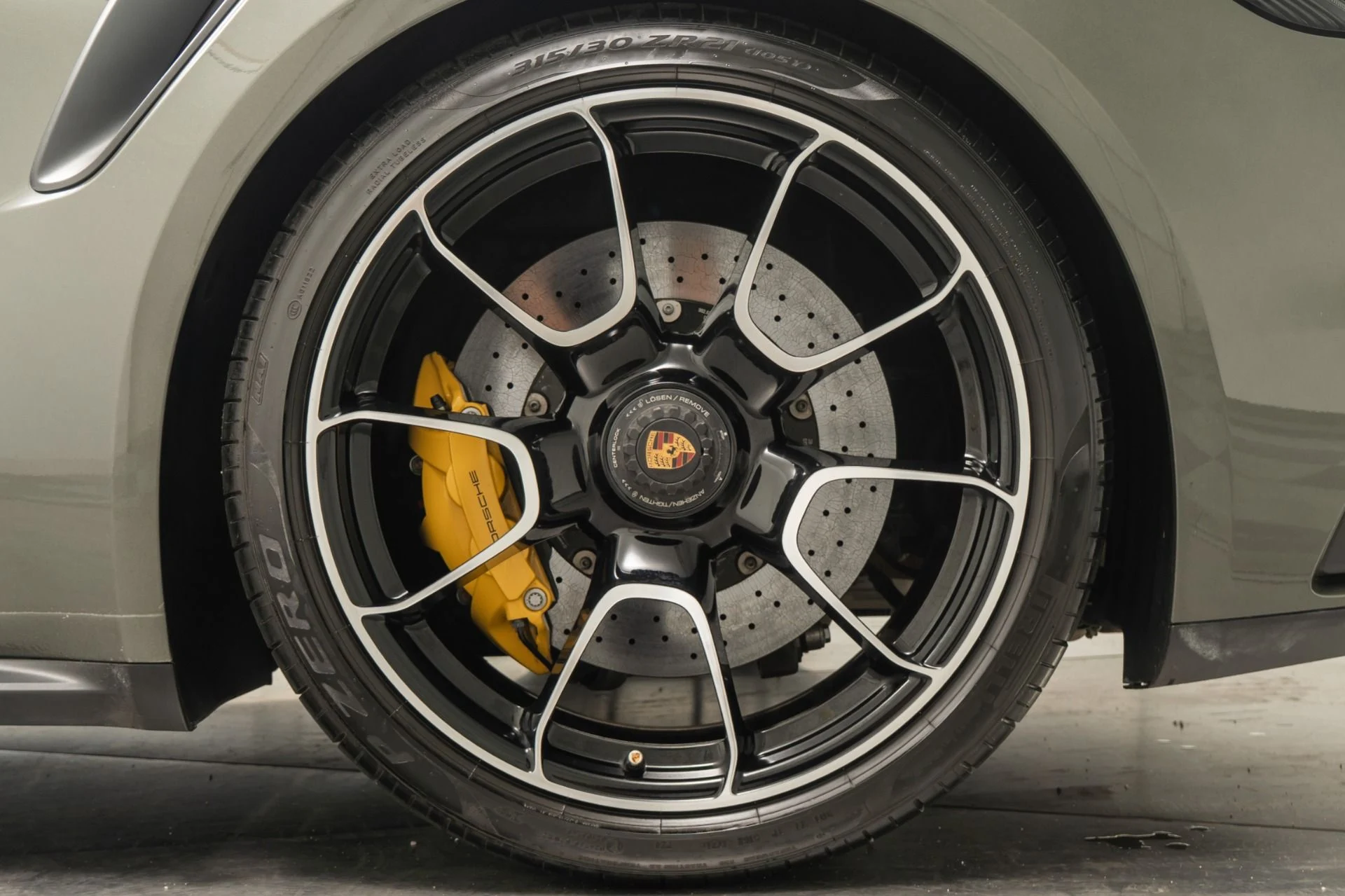 mph010_688175281_Used_2022_Porsche_911_Turbo_S_1759528517_14a5a50f73
