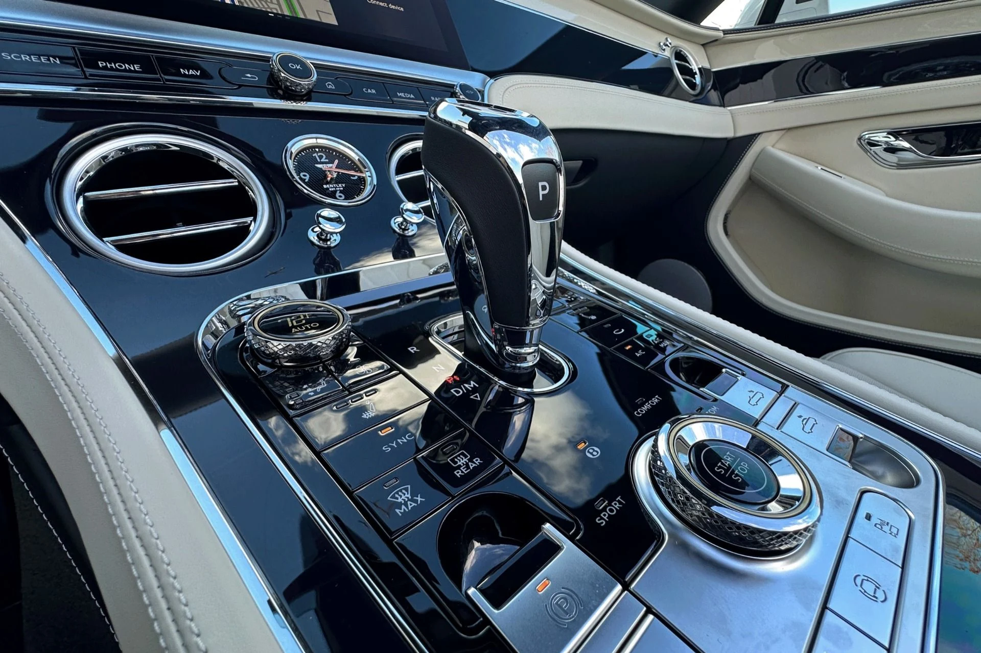 mph010_692371155_New_2026_Bentley_Continental_GT_GTC_1763468170_d3a0e05cd7