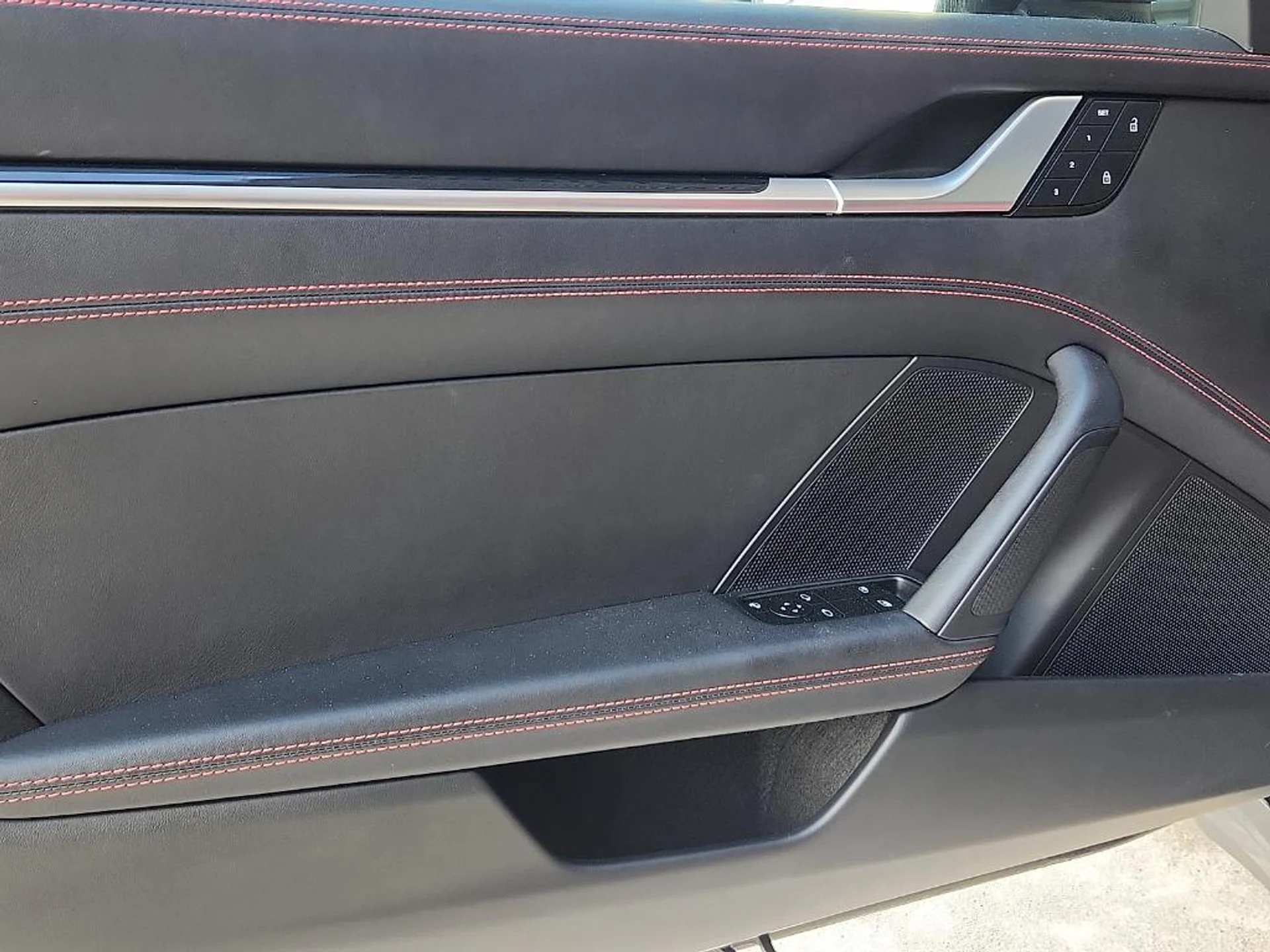 mph010_698545418_I0_EW_Gw7z9_Og_T_Ndf_gjlw5zav_HUE_9fa98fb42a