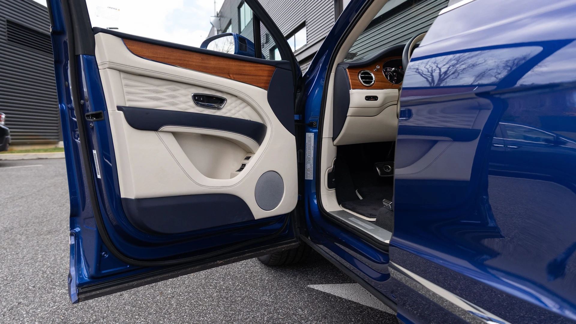 mph010_700455476_8304f91079e7415e961964c53ccb9bd2_50de6d2b62