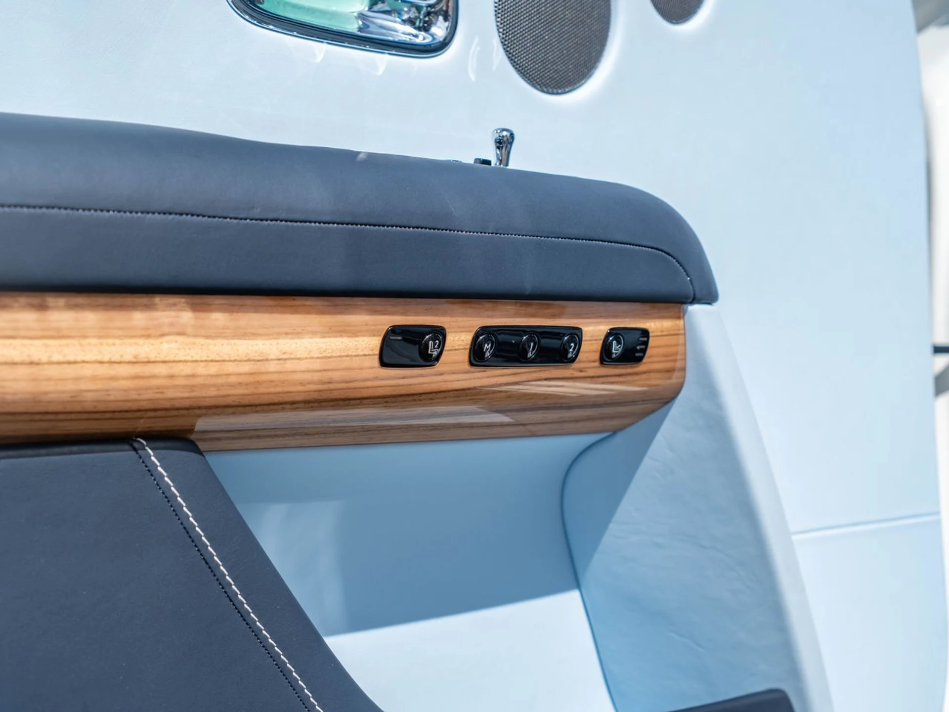 mph010_702775930_e90d7d8fab3be36f1073e407e0f210ccx_98ba4fa5c4