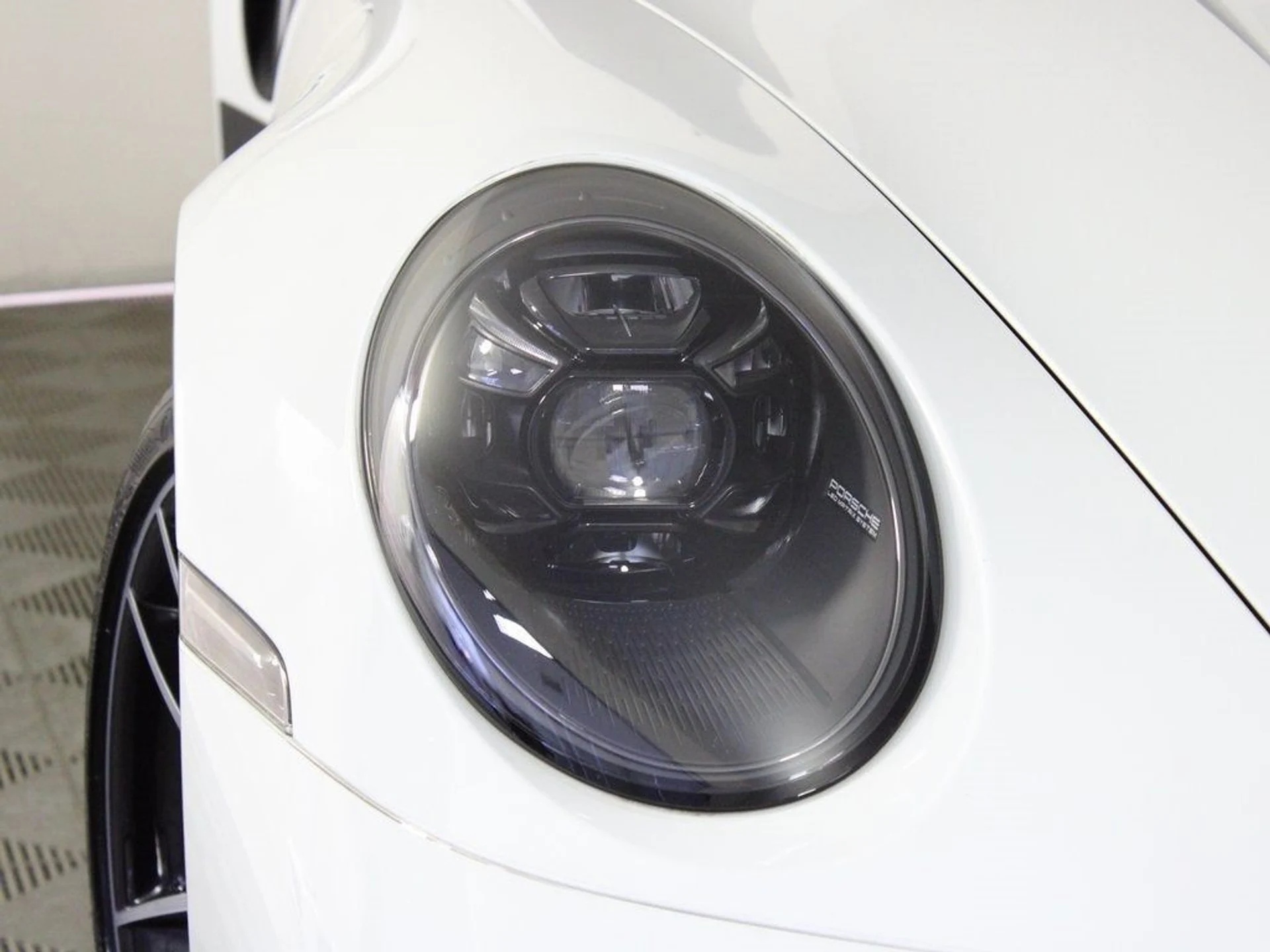 mph010_706262780_11_7c5e729c3a