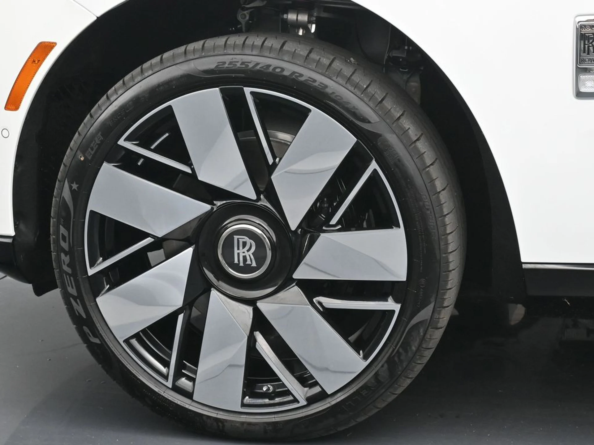 mph010_713789375_4b79dc3c0c3b00eb0ff56f699c5fc095x_b43368aa31