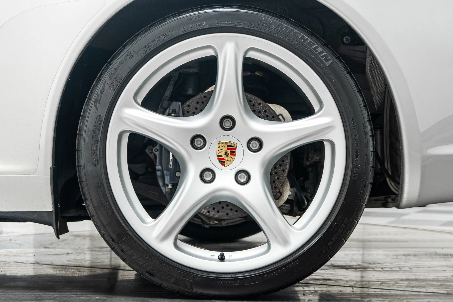 mph010_714070828_Used_2005_Porsche_911_Carrera_1782410367_1bbf9f7e45