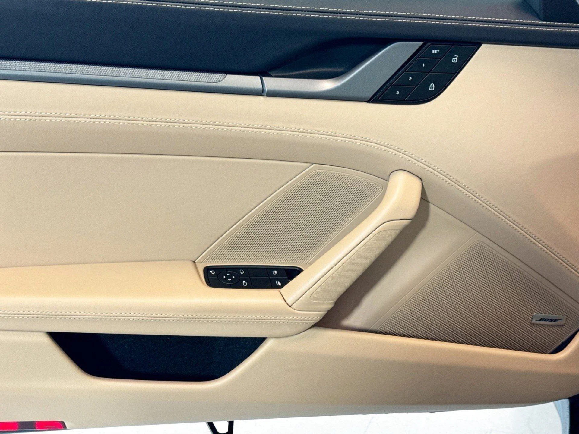 mph010_716806735_aca2d1983b857a5cebb789a4e2e57b82_fbde489f8a