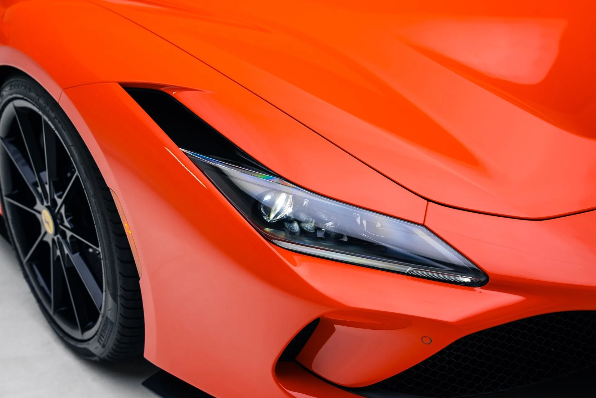 mph010_718951636_Used_2022_Ferrari_F8_Spider_1766089321_945b78686f