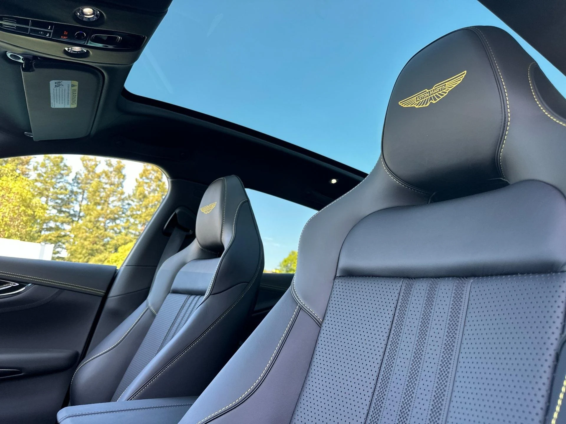 mph010_724150946_New_2025_Aston_Martin_DBX_707_1758896235_da971dc55c