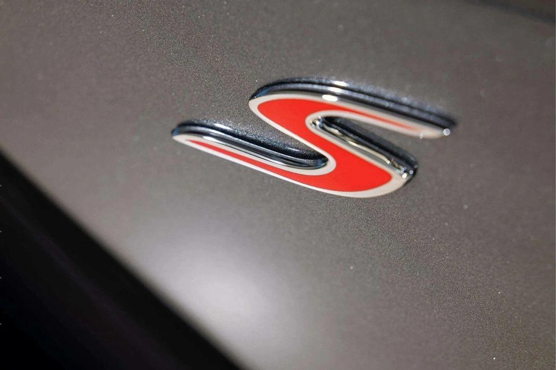 mph010_727219442_Tq_O_Kxl_SN_Qz9qn_HK_Bm_YA_Jil_EGMI_72ac94ad80