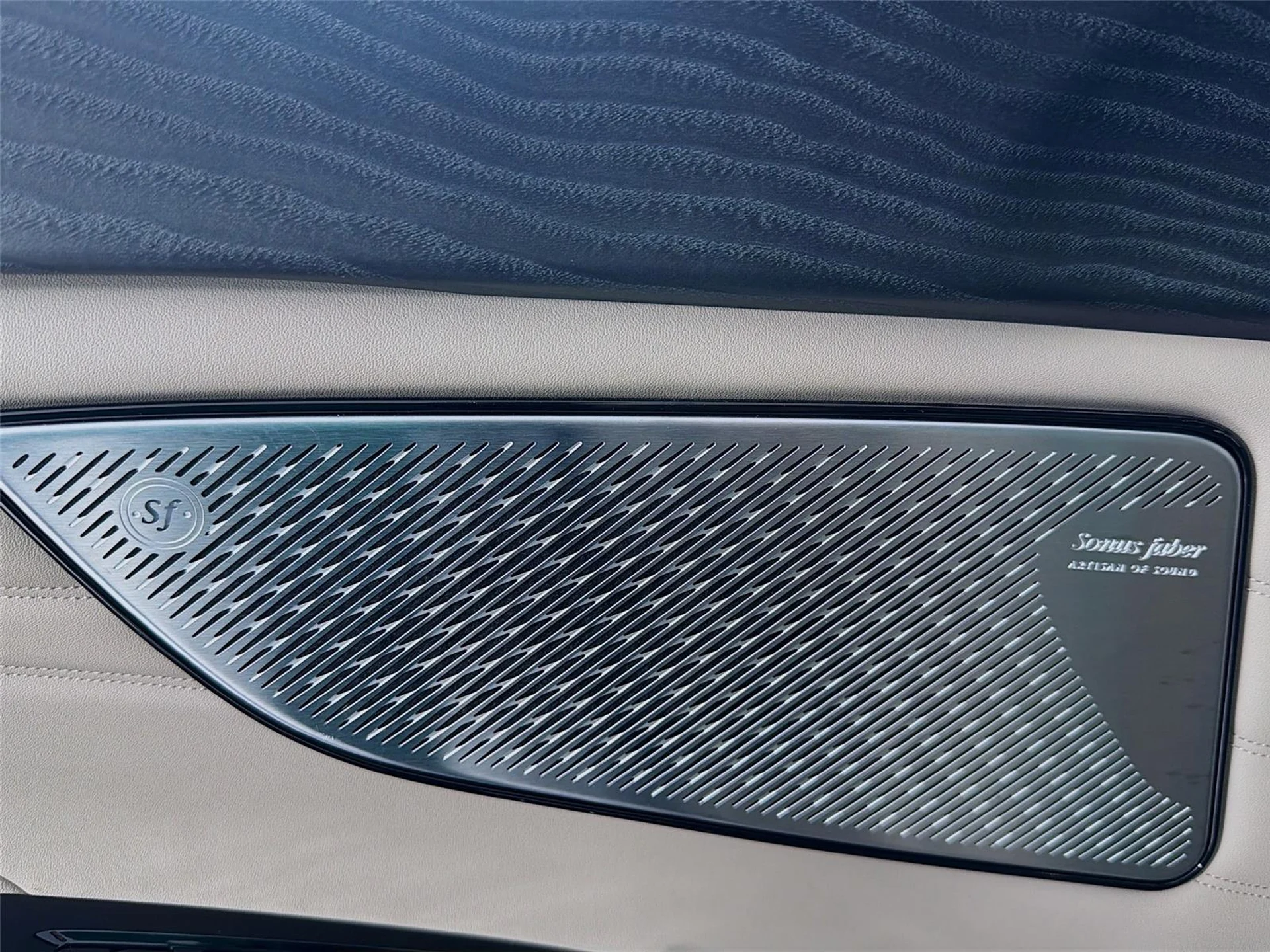 mph010_728849839_880700ad19644b87bfdcbeae3bfddd17_932d7ebd4d