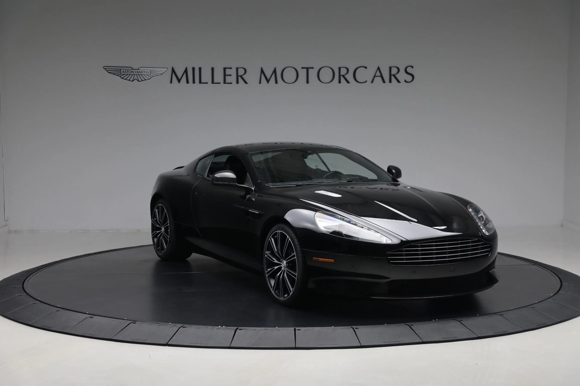 mph010_730986923_Used_2015_Aston_Martin_DB_9_Carbon_Edition_a3569b43ae