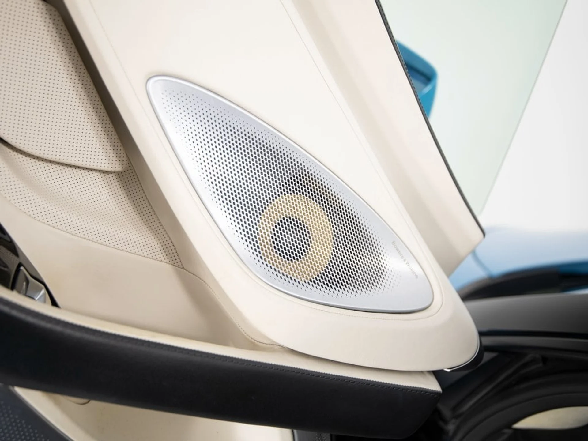 mph010_735898287_23d0ef5604df6e507be1722b355bb945x_2440c471e2