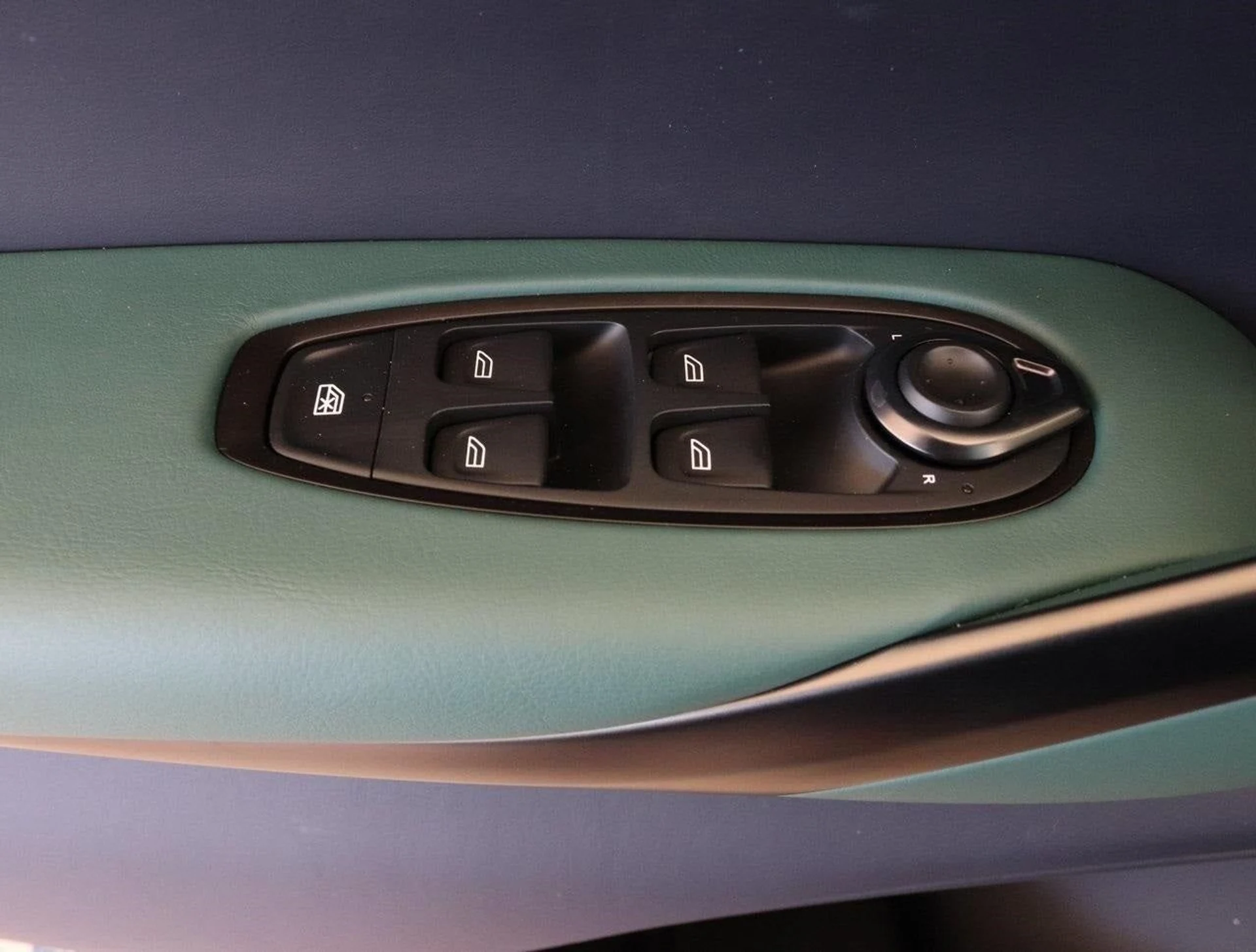 mph010_737323208_11_59e4d2915b